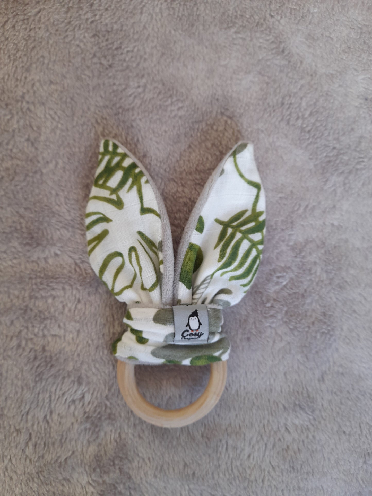 Muslin gift set A1 - set of 5 - Tropical Palm – Leaf. Two bibs, Ring, Socks and Muslin/Swaddle blanket.