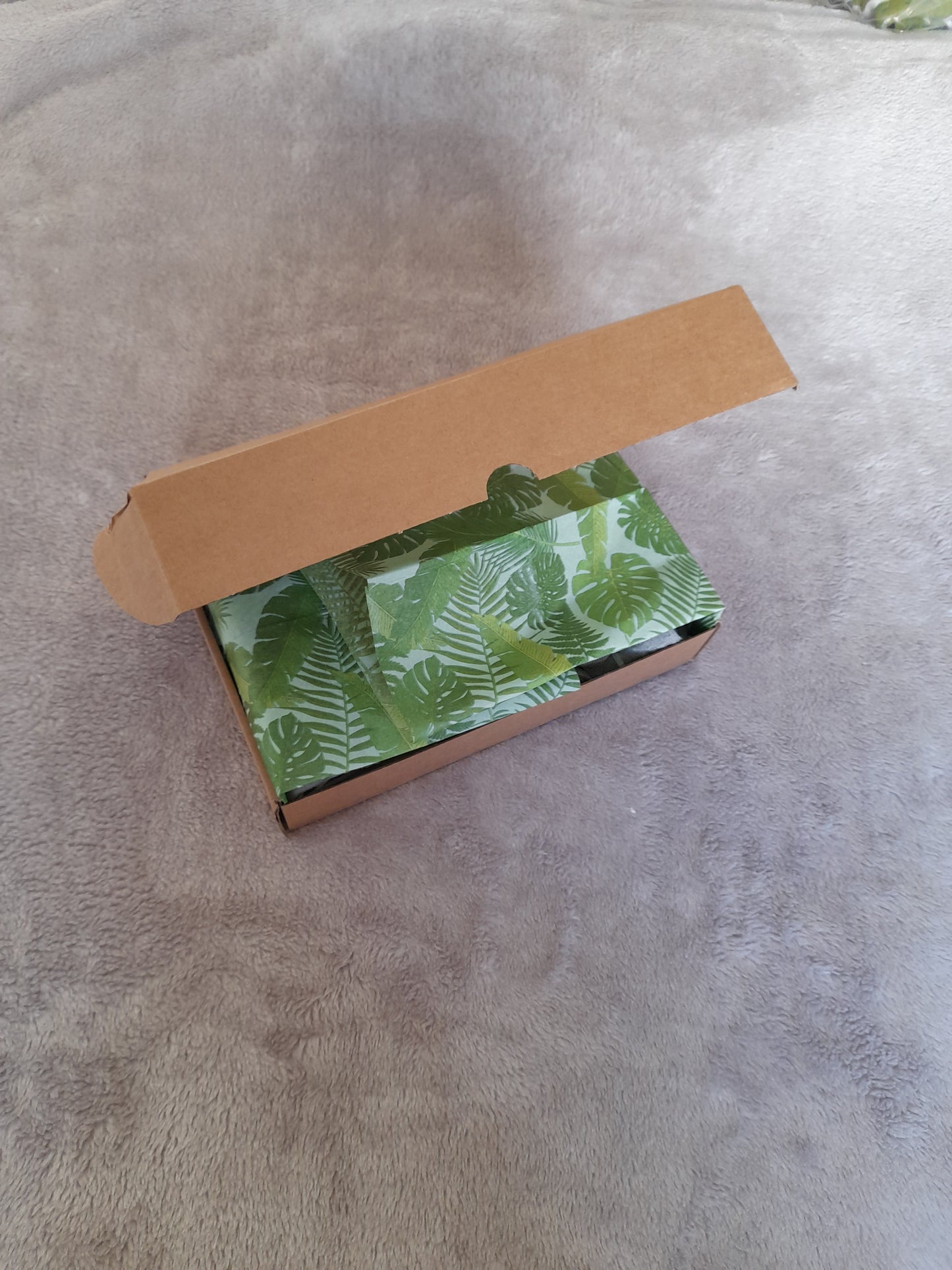 Muslin gift set A1 - set of 5 - Tropical Palm – Leaf. Two bibs, Ring, Socks and Muslin/Swaddle blanket.