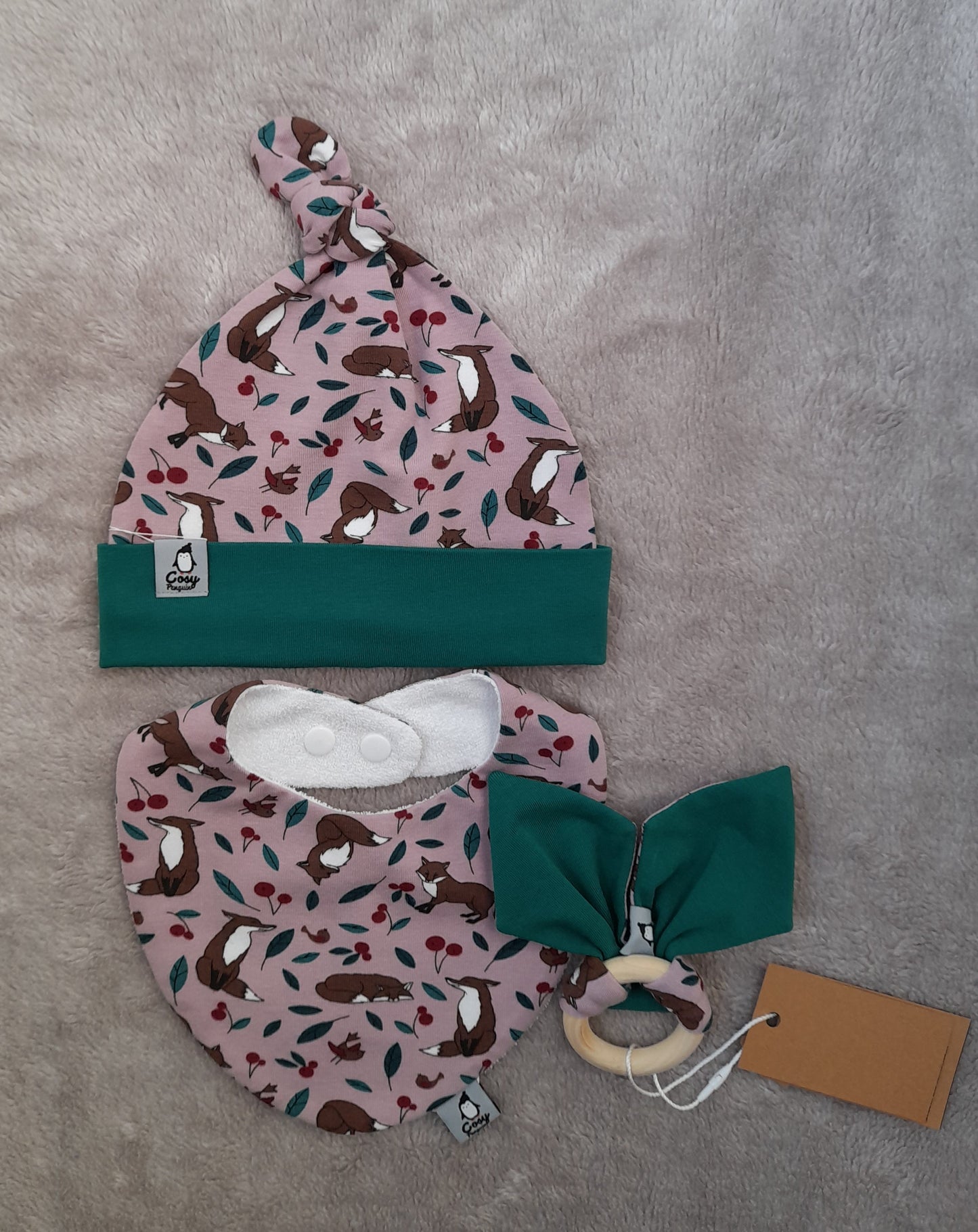 Gift set U - set of 3 - Bib, Knotted hat and Small wooden ring