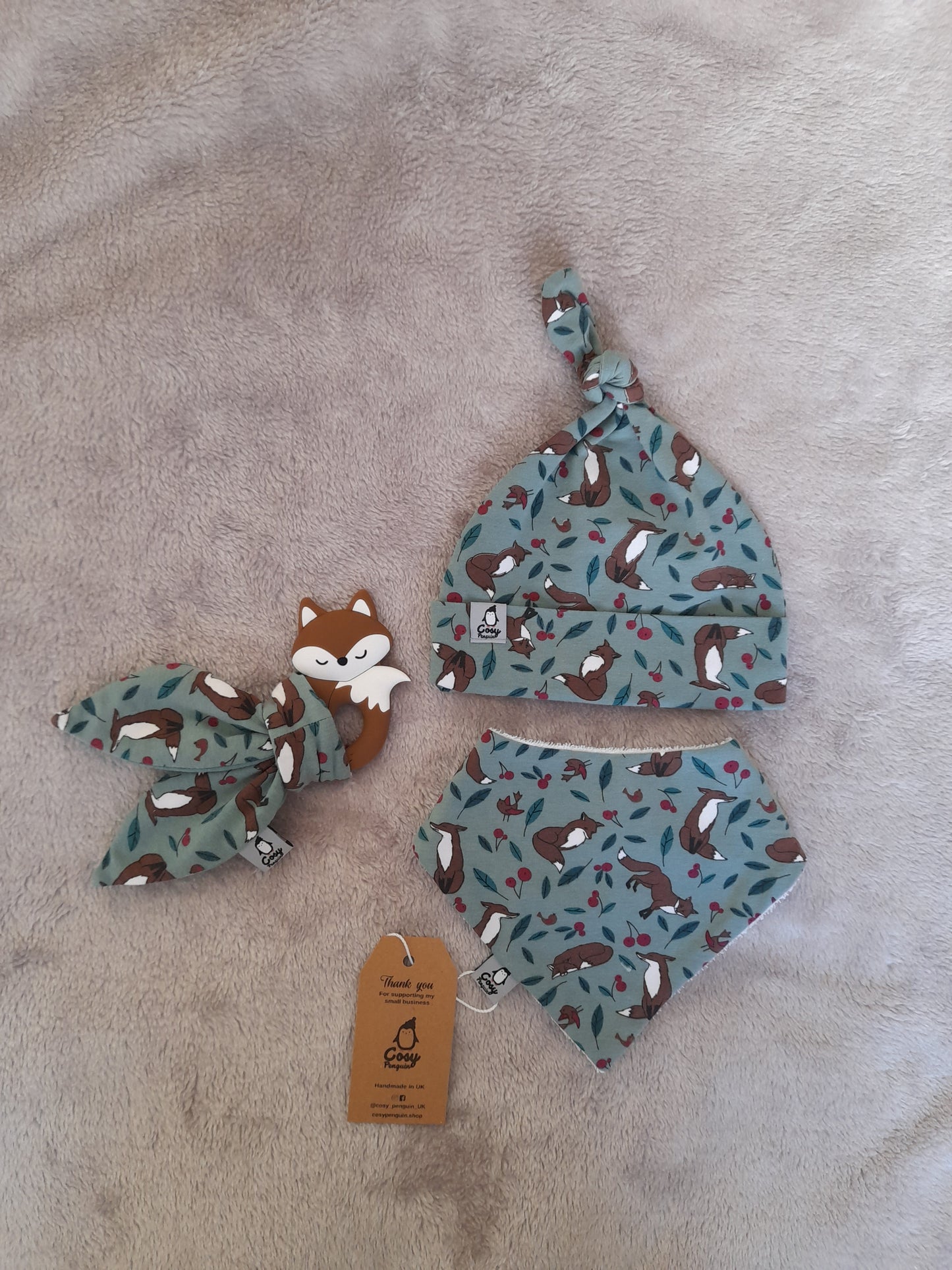 Gift set R - set of 3- One layer Knotted hat, Bib and Silicone fox with fabric ears