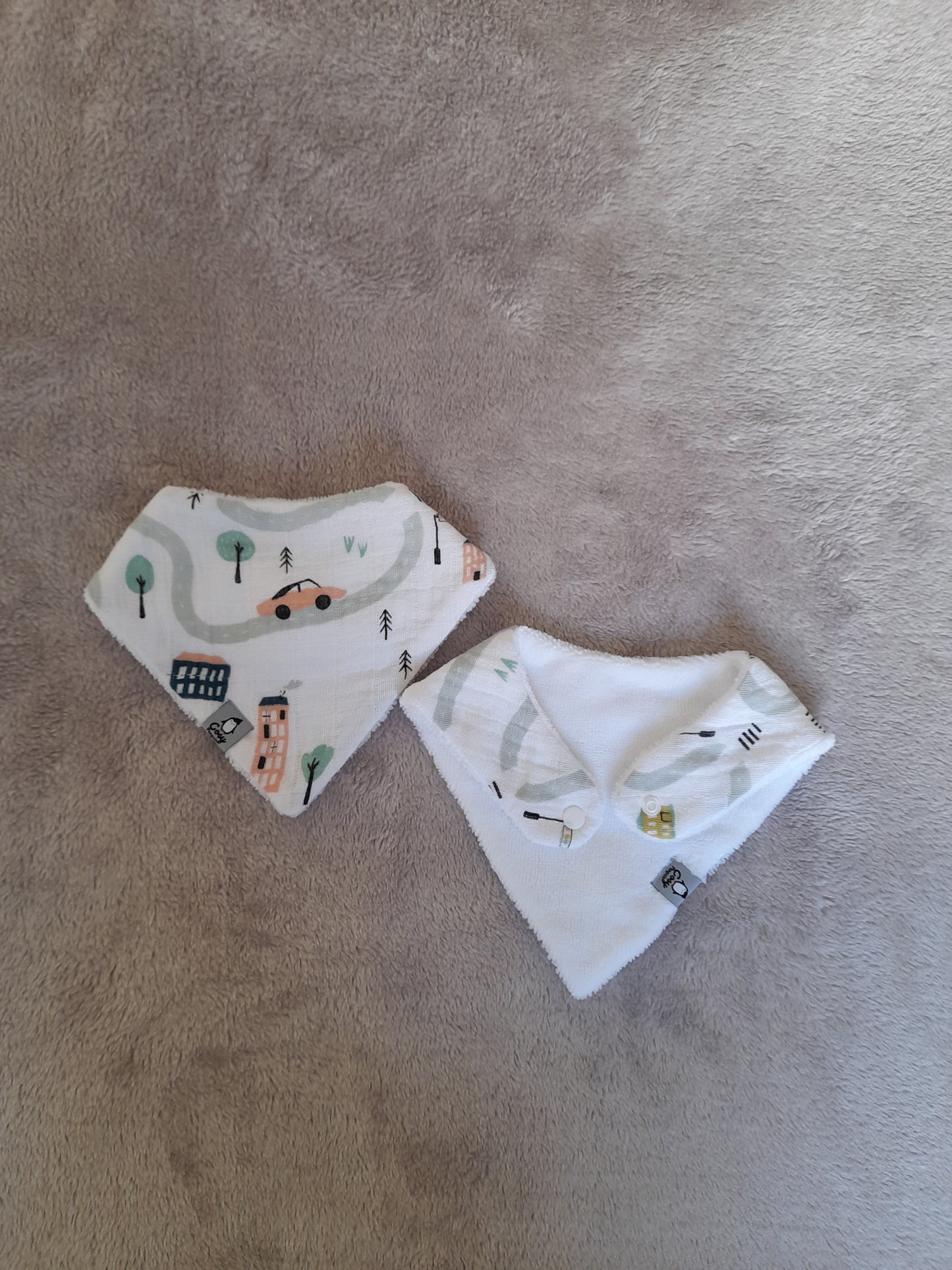 Muslin gift set G1 – set of 5 - City Cars Auto print. Two bibs, Wooden ring, Socks, Baby burp cloth and Muslin cuddle blanket.