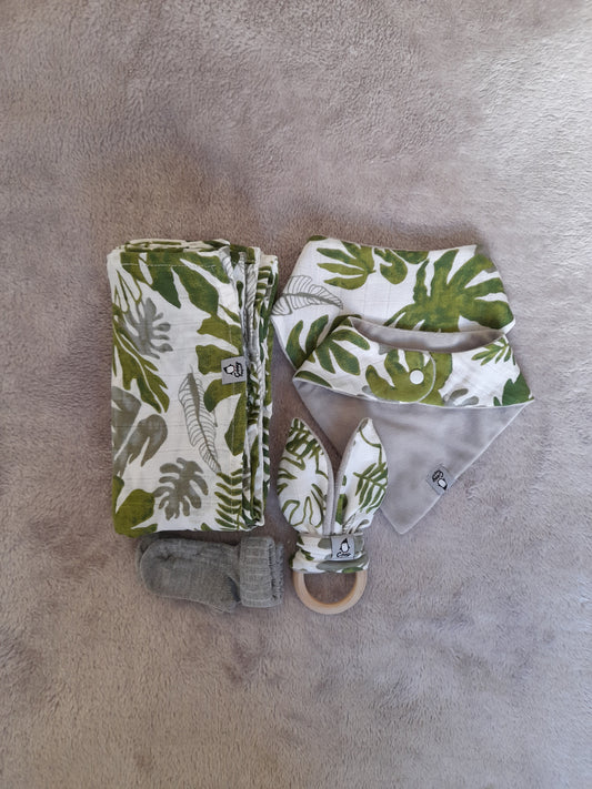 Muslin gift set   A1 - set of 5 - Tropical Palm – Leaf. Two bibs, Ring, Socks and Muslin/Swaddle blanket.