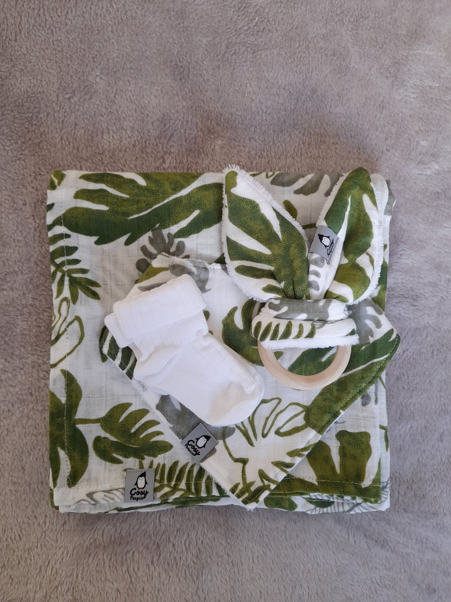 Muslin gift set B1 – set of 4 - Tropical Palm – Leaf.   Bib, Wooden ring, Socks and Muslin/Swaddle blanket.