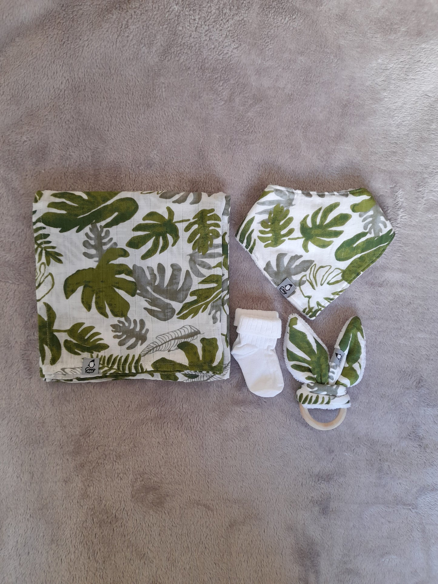 Muslin gift set B1 – set of 4 - Tropical Palm – Leaf.   Bib, Wooden ring, Socks and Muslin/Swaddle blanket.