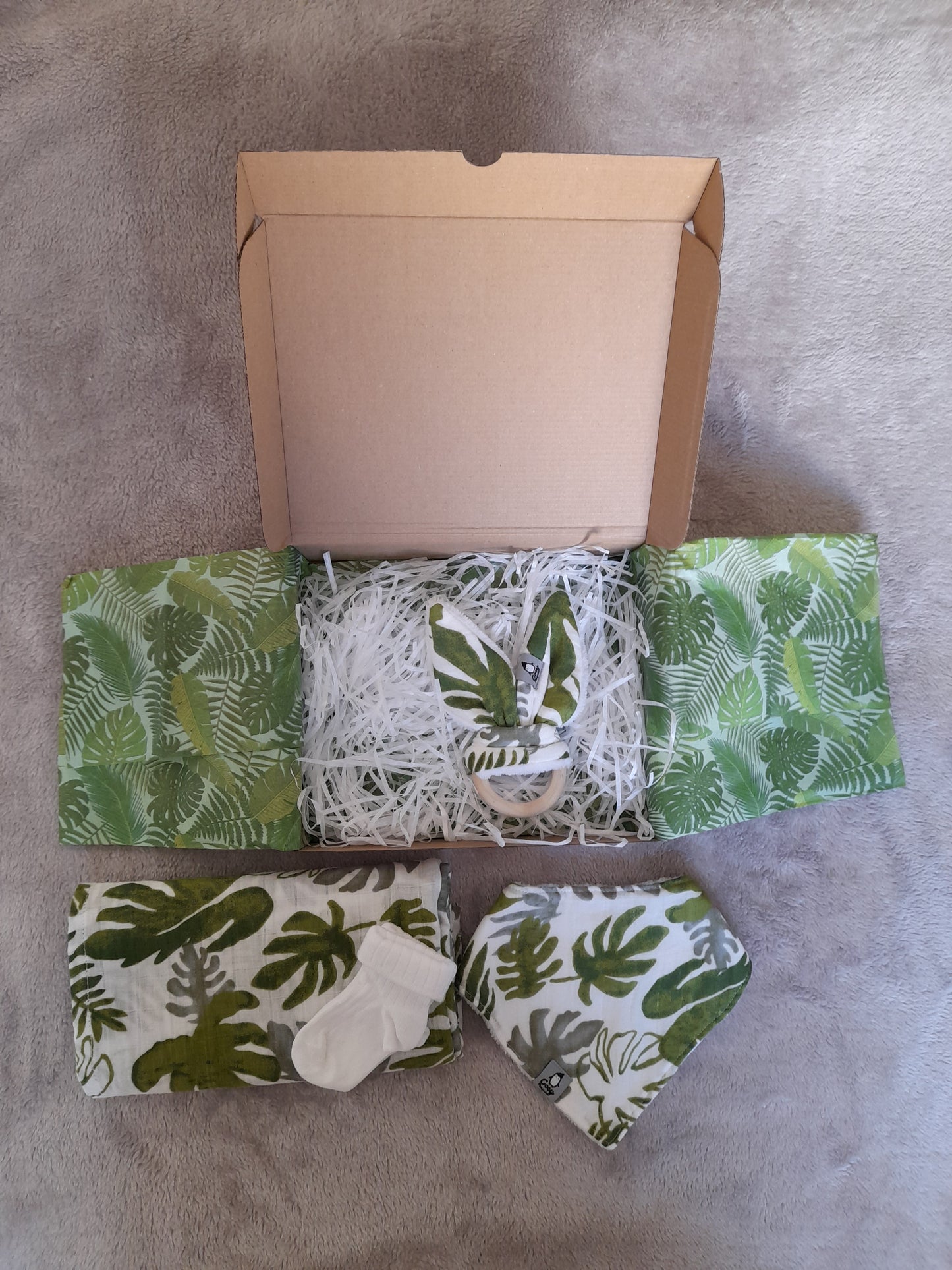 Muslin gift set B1 – set of 4 - Tropical Palm – Leaf.   Bib, Wooden ring, Socks and Muslin/Swaddle blanket.