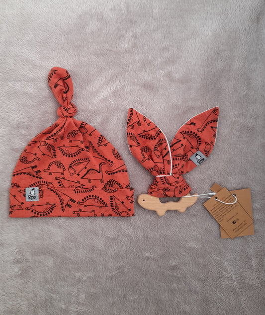 Gift set V - set of 2 - Knotted hat and Toy-wooden dinosaur